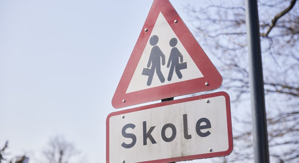 skole